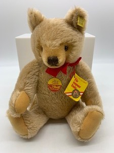 lot 109 image: Vintage STEIFF Mohair Teddy Bear 020136 - German