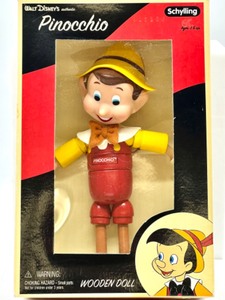 lot 257 image: Vintage SCHYLLING WALT DISNEYs AUTHENTIC PINOCCHIO Wooden Doll #013350 -NIB