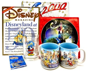 lot 259 image: WONDERFUL WORLD OF DISNEY 25th and 50th Celebration items and more - QTY 7