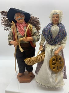 lot 291 image: Pair Vintage SANTON DARGILESYNDICAT DES Man and Woman Figurines