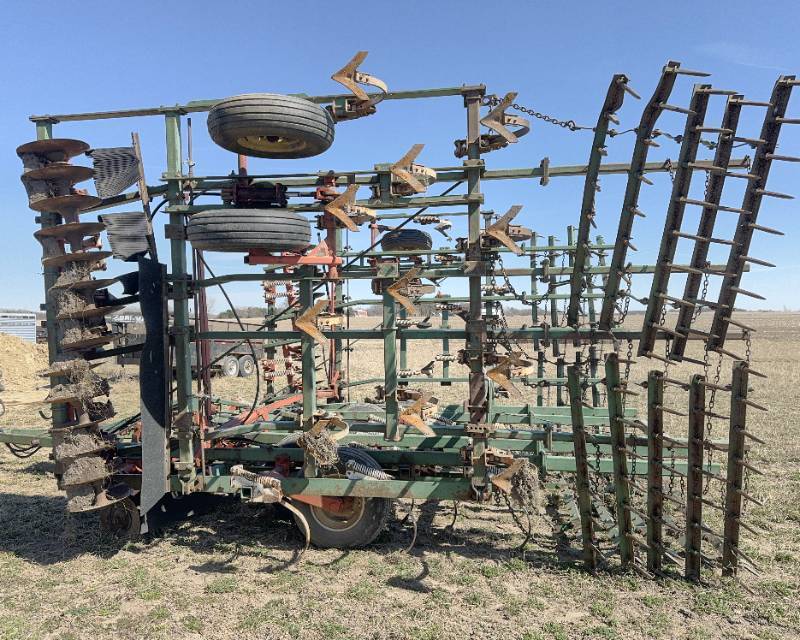 lot 65 image: 28 Glencoe Soil Saver Field Cultivator