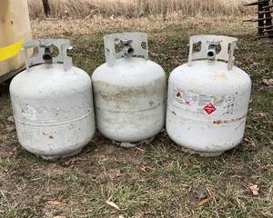 lot 86 image: Portable LP Tanks (3)
