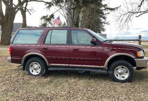 lot 61 image: 1997 Ford Expedition Eddie Bauer Edition