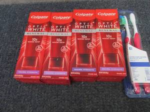 4- 3.0 oz Colgate Optic White Tooth...