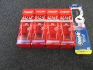 4- 3.0 oz Colgate Optic White Tooth...