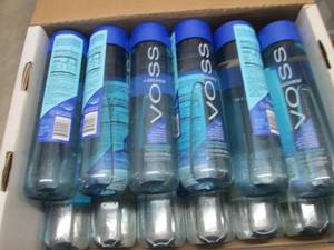 12 - 850 ml Voss Water & Aquamin...
