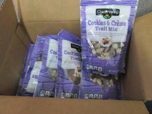 6- 6 oz Clover Valley Cookies & Crme Trail Mix