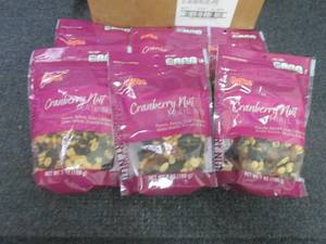 6- 7 oz HyVee Cranberry Nut Trail M...