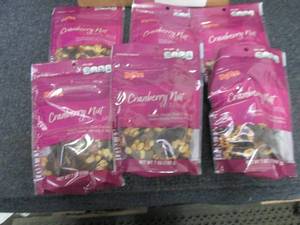 6- 7 oz HyVee Cranberry Nut Trail M...