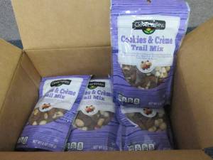 6- 6 oz Clover Valley Cookies & Crme Trail Mix