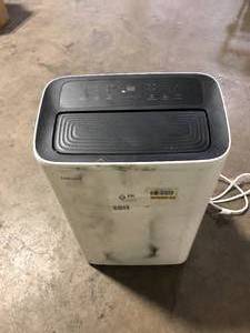 Toshiba 6,000 BTU (10,000 BTU ASHRAE) 115-Volt Smart Wi-Fi Portable Air Conditioner for upto 250 sq. ft. Customer Returns See Pictures