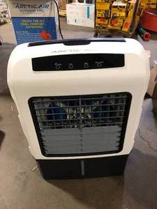 ARCTIC AIR 1300 CFM 3-Speed Settings Portable Evaporative Air Cooler with up to 500 sq. ft. Cooling   Customer Returns See Pictures