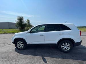 2011 Kia Sorento LX - AWD