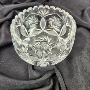 lot 64 image: Vintage Heavy Cut Crystal Bowl 3.5 High 5.5 Wide Pineapple