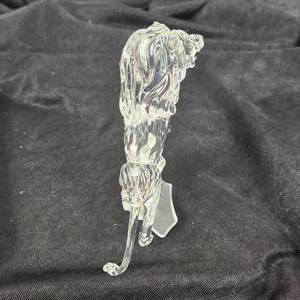 lot 76 image: Swarovski 269377 Crystal Lion On Rock 5 Tall Beautiful