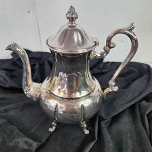 lot 113 image: Sheridan Silver Plated Tea Set NO LID FOR CREAMER