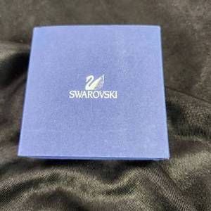 lot 142 image: Swarovski SCS Figurine 2006 Tower Shell 869543
