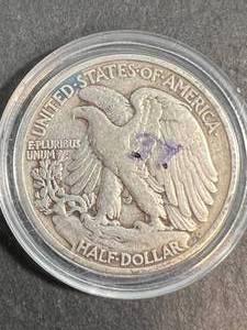 1939 US WALKING LIBERTY HALF DOLLAR IN AIRTITE