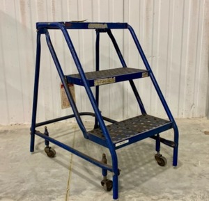 lot 200 image: Rolling Ladder