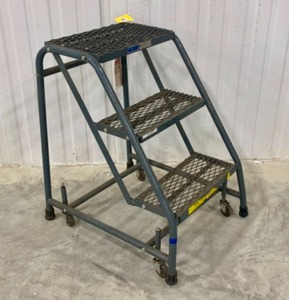 lot 199 image: Rolling Ladder