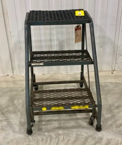 lot 202 image: Rolling Ladder