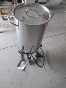 lot 31 image: Stainless Steel propane operated Tu...