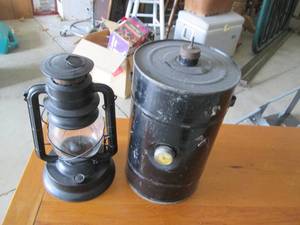 lot 36 image: No2 Dietz D-Lite vintage style Lant...