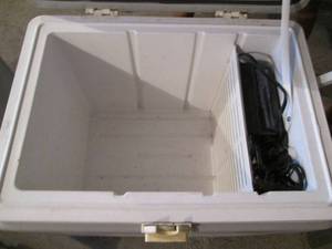 lot 90 image: Igloo Kool Mate 32 electric style 1...