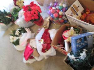 lot 113 image: Huge lot of Christmas decorations a...