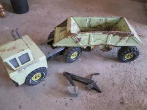 lot 133 image: Vintage Metal Tonka Mighty truck wi...