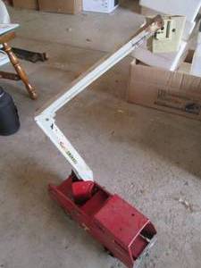lot 134 image: Vintage Metal Tonka boom truck...