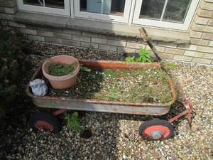 lot 139 image: Vintage Wagon flower planter garden...