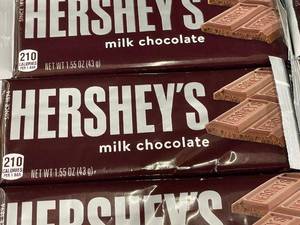 AS 2-3 - Lot of 12 Hersheys Milk Chocolate Bars