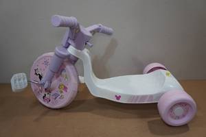 lot 42 image: Minnie Mouse Ride On Tricycle