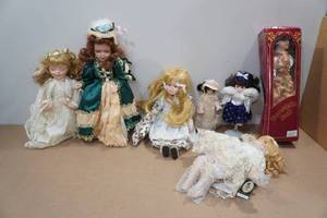 lot 83 image: Assorted Porcelain Dolls