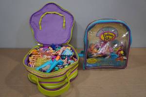 lot 107 image: Assorted Polly Pocket Toys