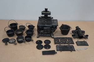 lot 119 image: Vintage Queen Cast Iron Mini Stove with Accesssories