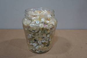 lot 120 image: Large Jar Full of Buttons
