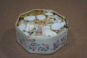 lot 126 image: Tin Canister Full of Buttons