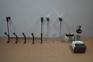 lot 133 image: Assorted Home Dcor -Towel Hooks, Soap Dispenser, Pillowcases