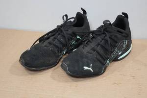 lot 143 image: Womens Puma Shoes -Size 8.5