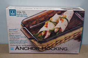 lot 149 image: Anchor Hocking 2 Quart Baking Dish with Fiber Basket