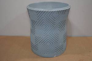 lot 158 image: Elevated Dog Bowl