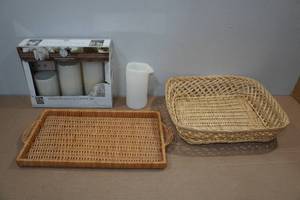 lot 169 image: 4 Battery Powered Candles with Wicker Trays