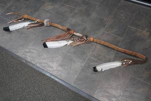 lot 173 image: Medicine Man Deer Horn Staff