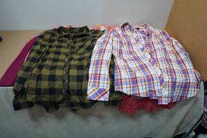 lot 181 image: Large Assortment of Womens Tops -Medium