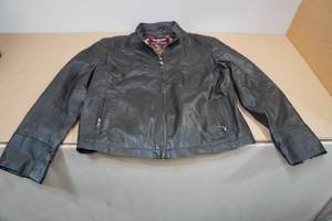 lot 248 image: Street Legal Womens Leather Vest -XL