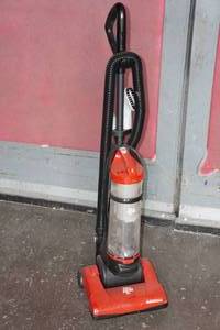 lot 276 image: Dirt Devil Compact Vacuum