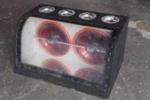 lot 277 image: Dual 12 Subwoofers in Bandpass Box