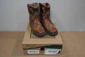lot 297 image: Smoky Mountain Boots -Toddler Size 9